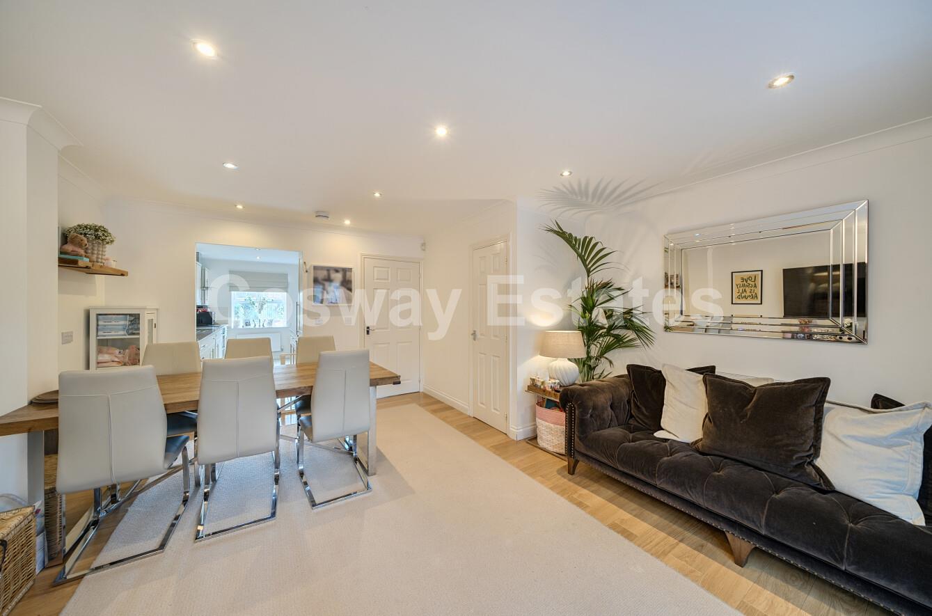 Bampton Drive, Mill Hill, NW7, London